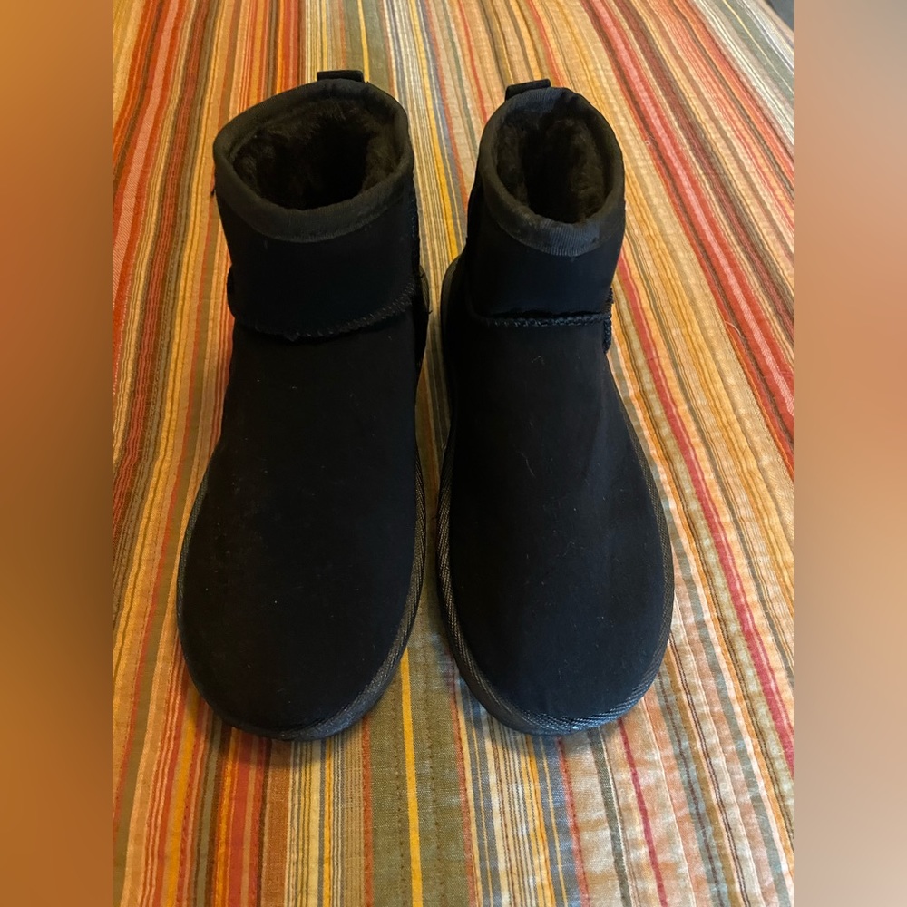 Brand new UGG style boots (Sport) - Size 39